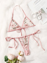 Set de lencería con bordado de mariposa de malla